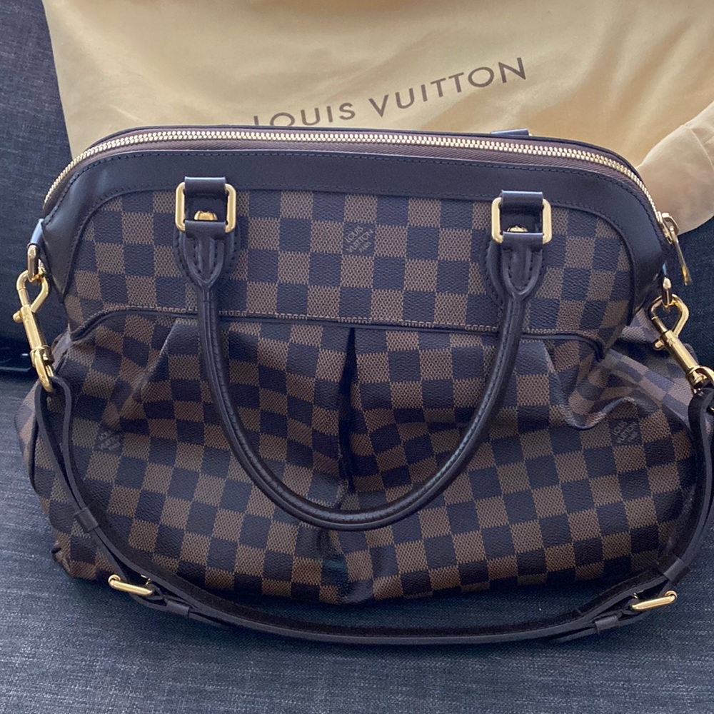 Authentic Louis Vuitton Trevi GM in Damier